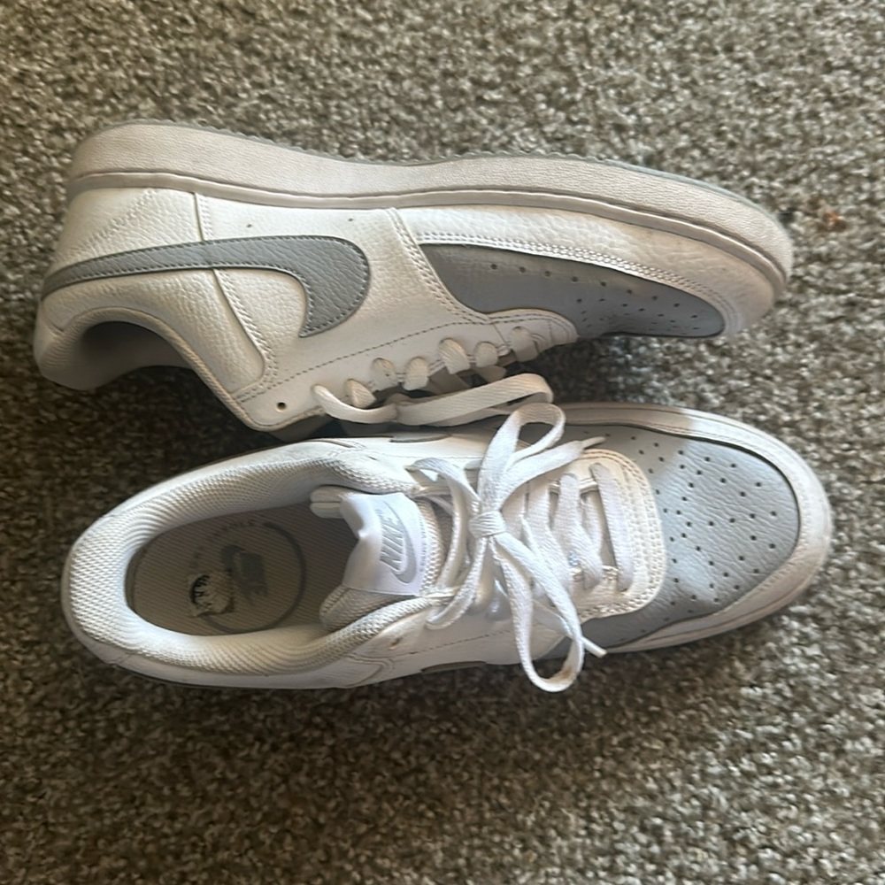 Pandas Nikes